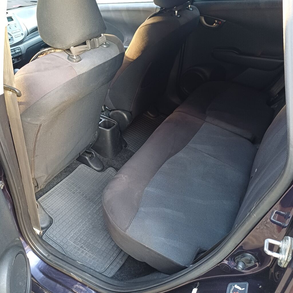 Honda Fit: 2010 г., 1.5 л, Автомат, Бензин, Хэтчбэк: фото 3
