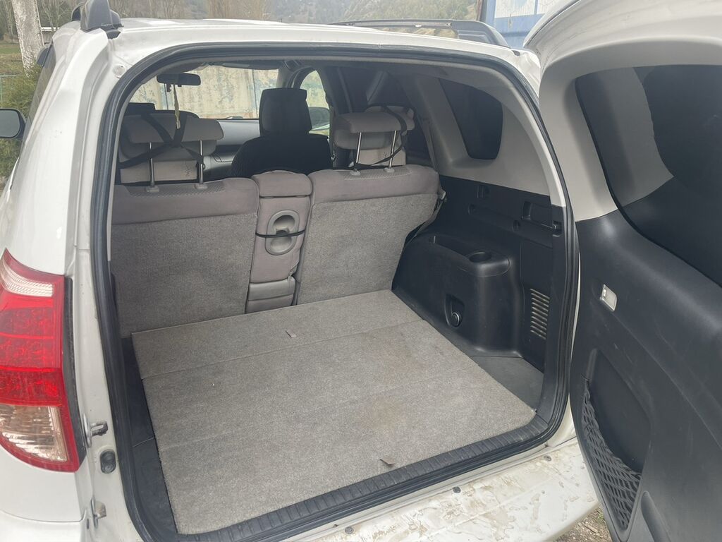 Toyota RAV4: 2007 г., 2.4 л, Автомат, Бензин, Кроссовер: фото 4