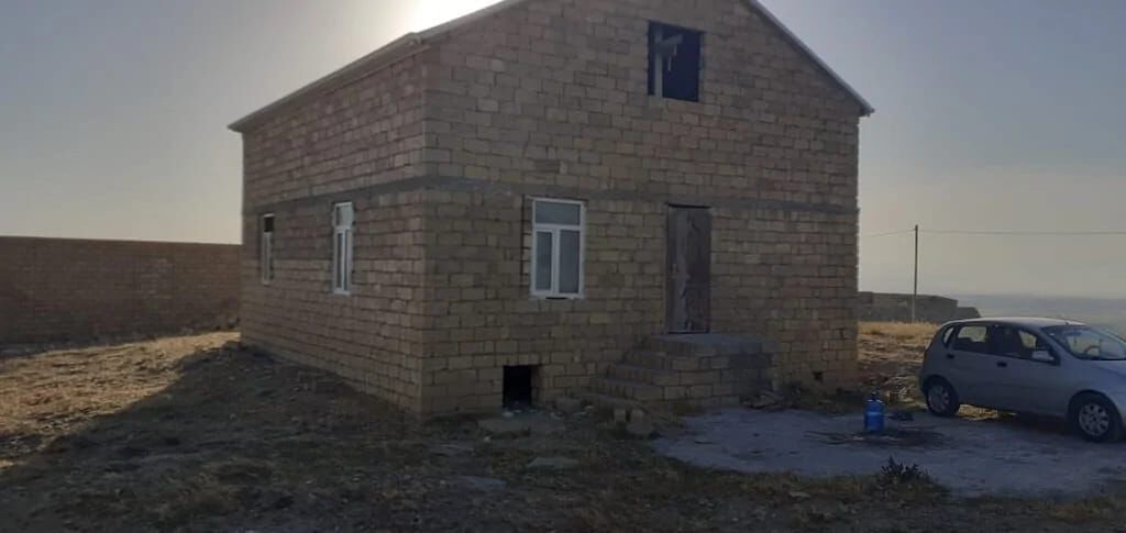 Hökməli 3 otaqlı, 90 kv. m, Təmirsiz
