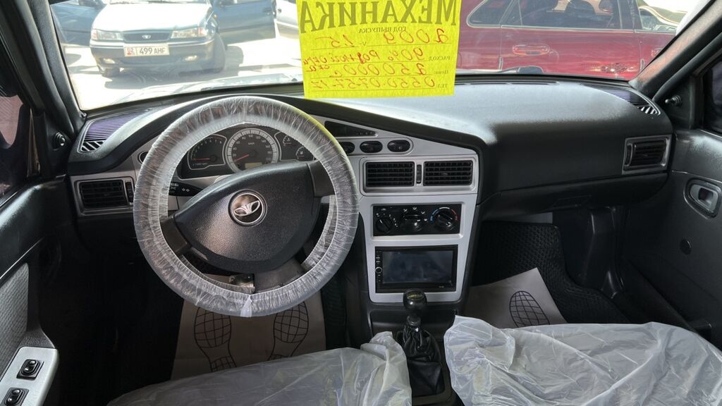 Daewoo Nexia: 2009 г., 1.5 л, Механика, Бензин, Седан: фото 2