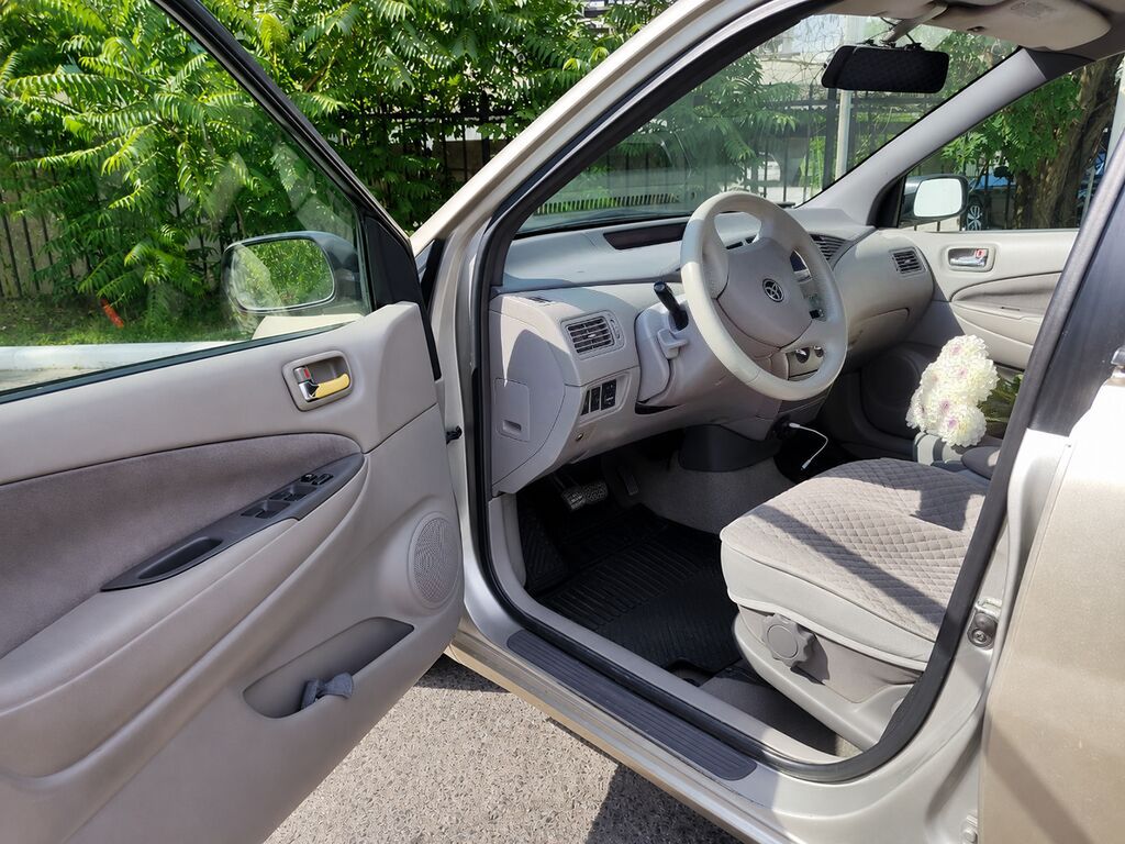 Toyota Prius: 2000 г., 1.5 л, Автомат, Гибрид, Седан — фото 3