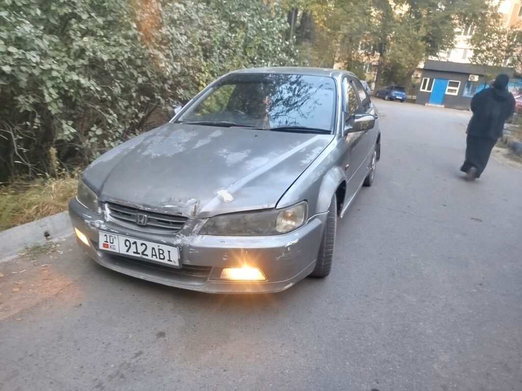 Honda Accord: 2000 г., 2 л, Автомат, Бензин, Седан: фото 3