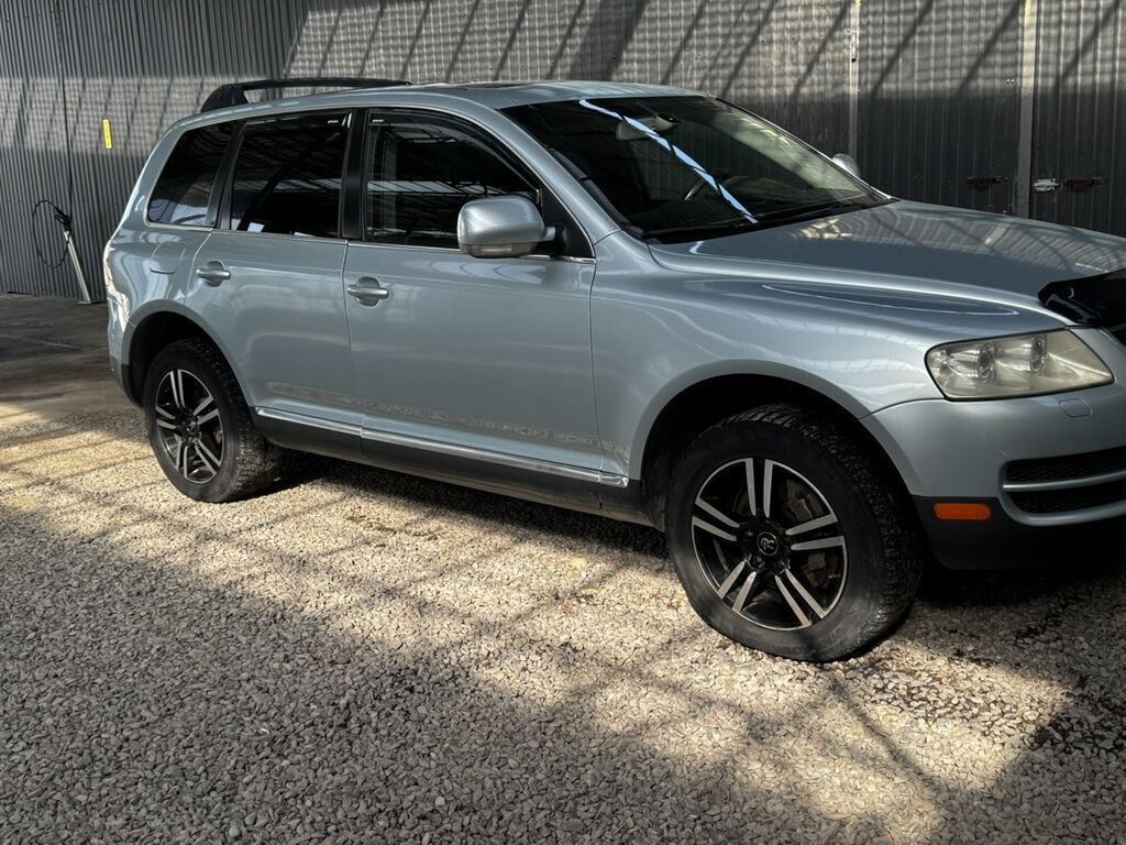 Volkswagen Touareg: 2005 г., 3.2 л, Автомат, Газ, Кроссовер: фото 3
