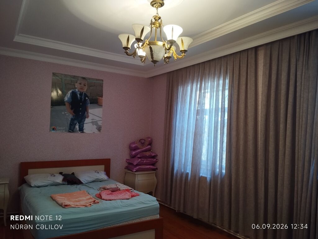 Hovlu həyət evi - Geniş, işıqlı salon: yelçəkən plan, dekorativ