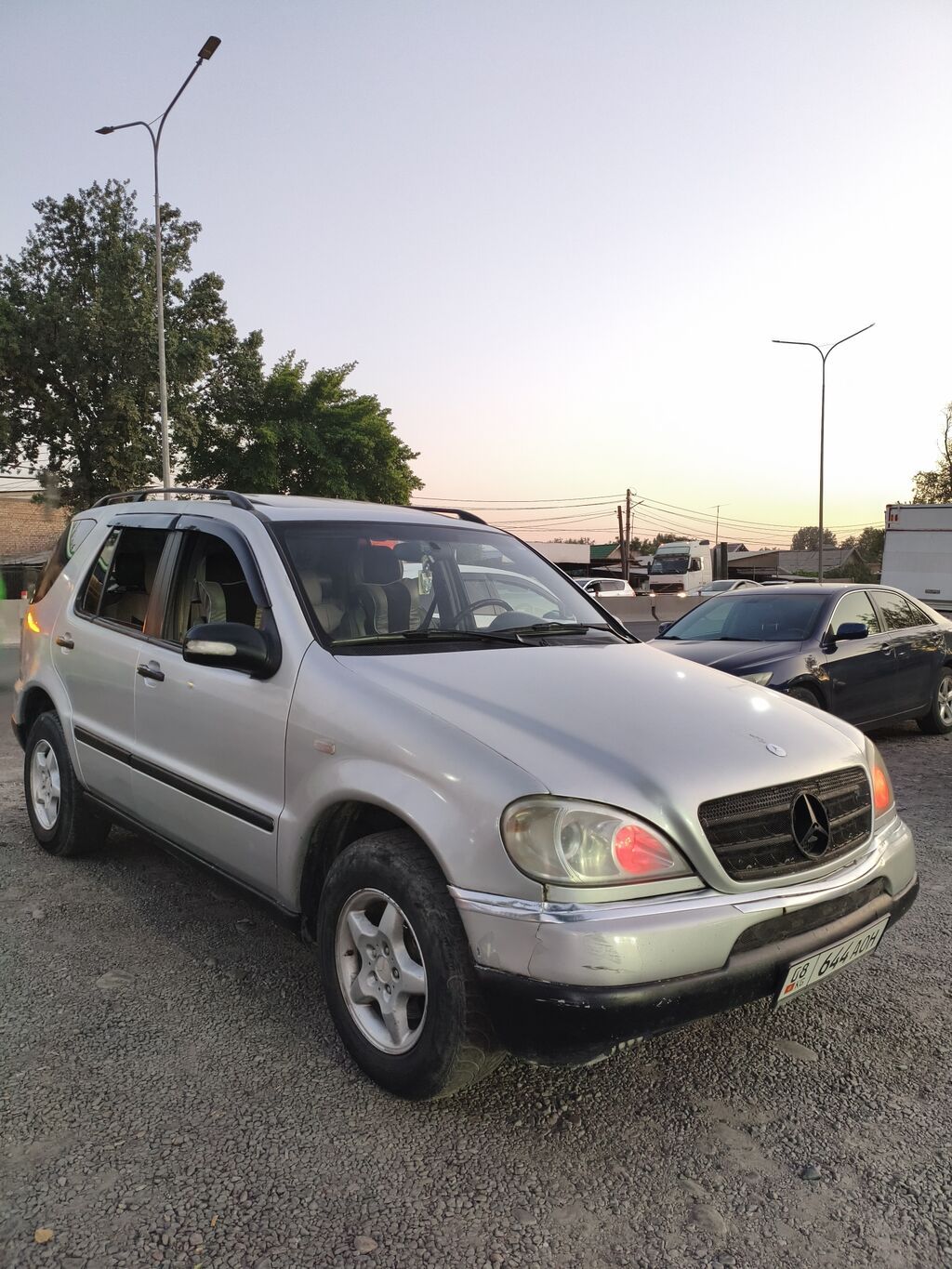 Mercedes-Benz ML-Class: 1998 г., 3.2 л, Автомат, Бензин, Кроссовер: фото 2
