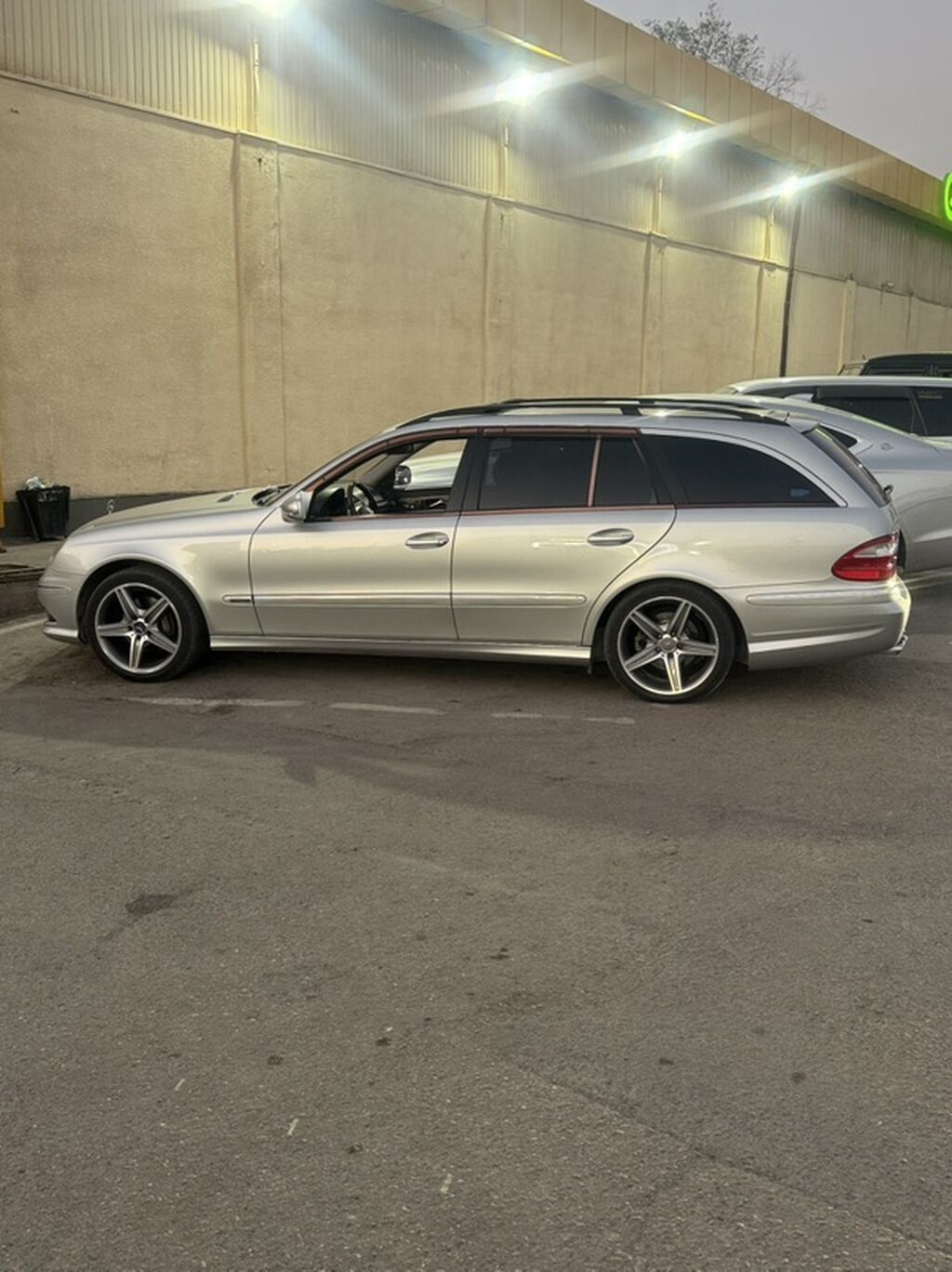 Mercedes-Benz E-Class: 2005 г., 5 л, Автомат, Бензин, Универсал: фото 6