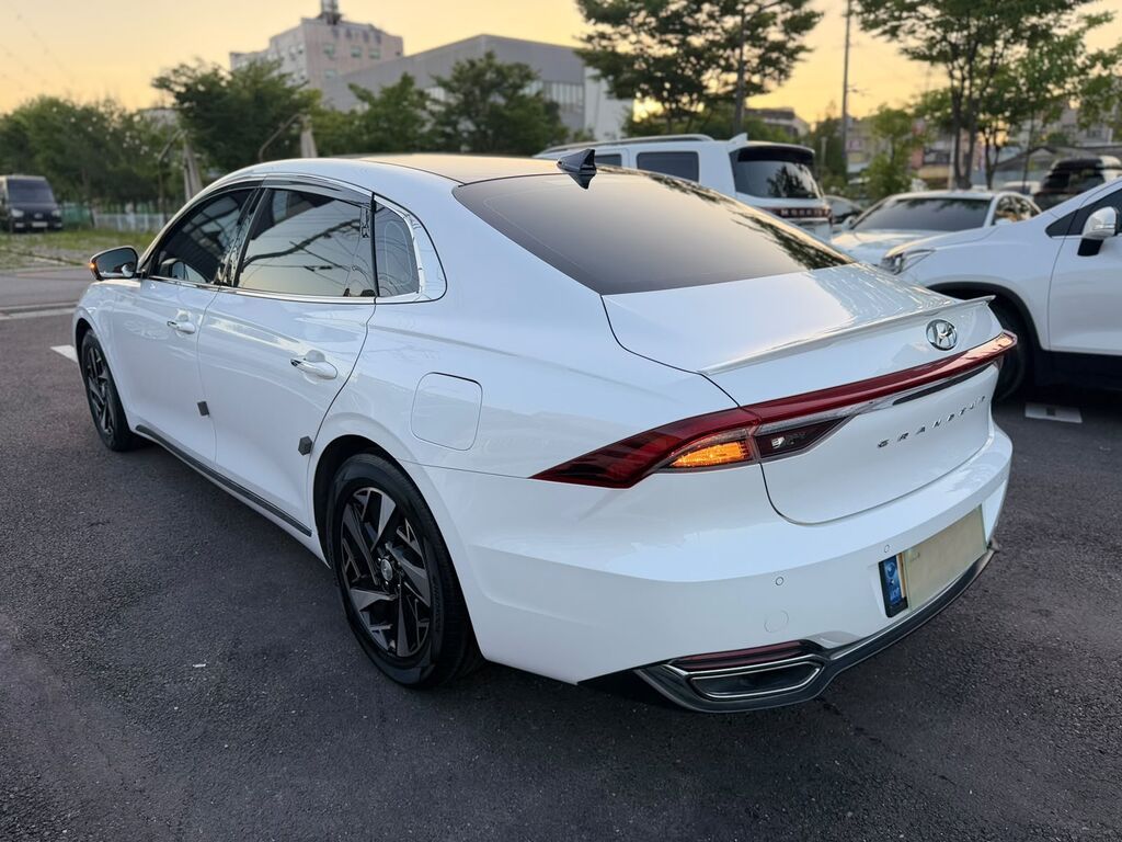 Hyundai Grandeur: 2020 г., 2.4 л, Типтроник, Гибрид, Седан: фото 5