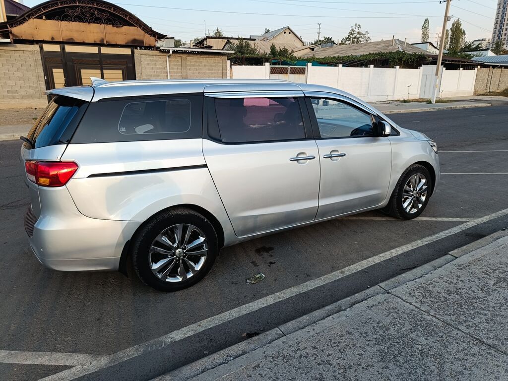Kia Carnival: 2015 г., 2.2 л, Автомат, Дизель, Минивэн: фото 3