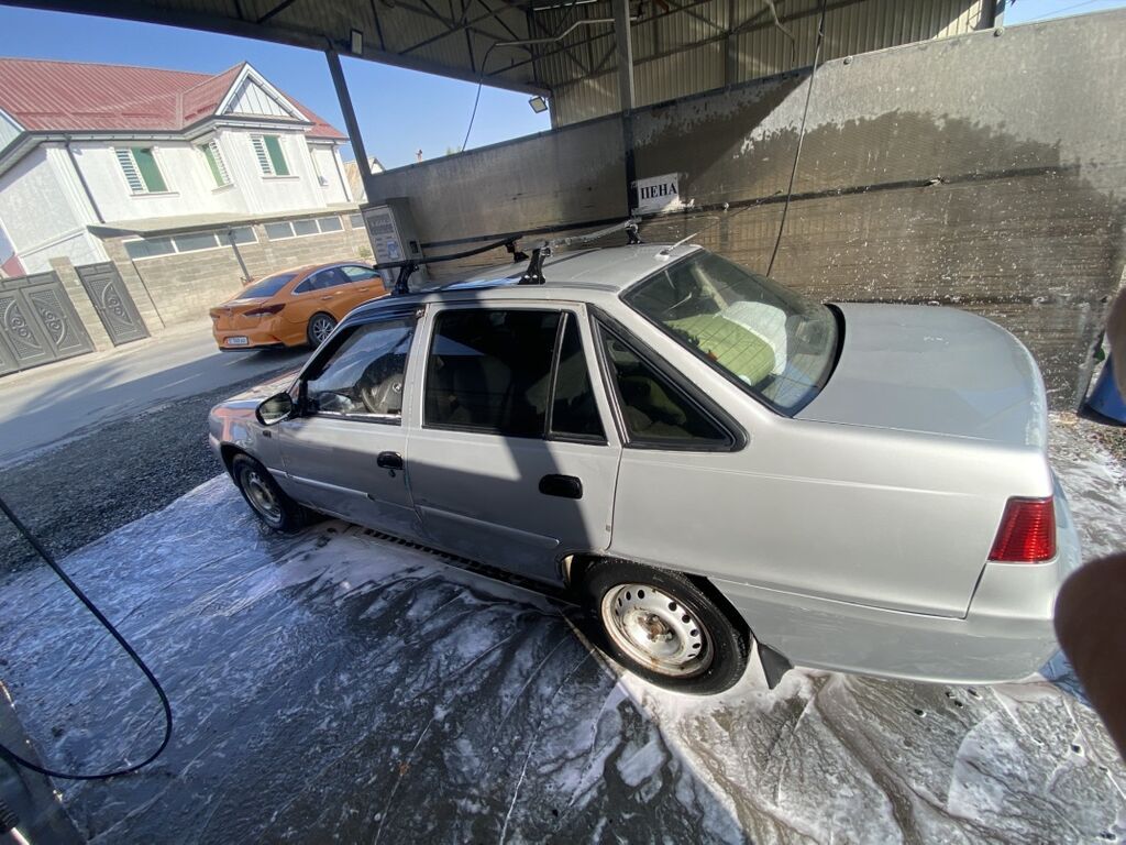 Автомобиль седан, серебристый цвет. Основные особенности: - Кузов: фото 7