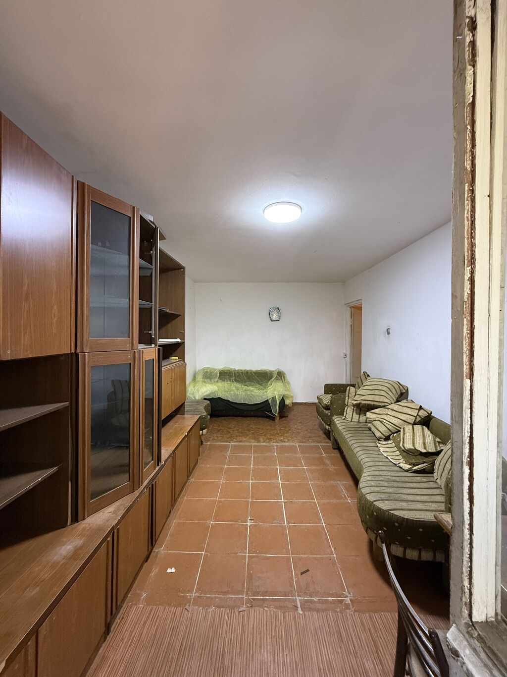 2 комнаты, 44 м², 6 мкр 104 серия, 3 этаж, Старый ремонт: фото 3