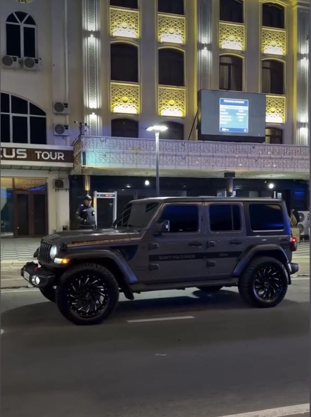 Jeep Wrangler: 2021 г., 2 л, Бензин, Внедорожник: фото 2