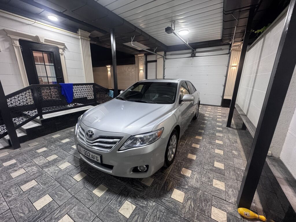 Toyota Camry: 2010 г., 2.5 л, Автомат, Бензин, Седан: фото 2