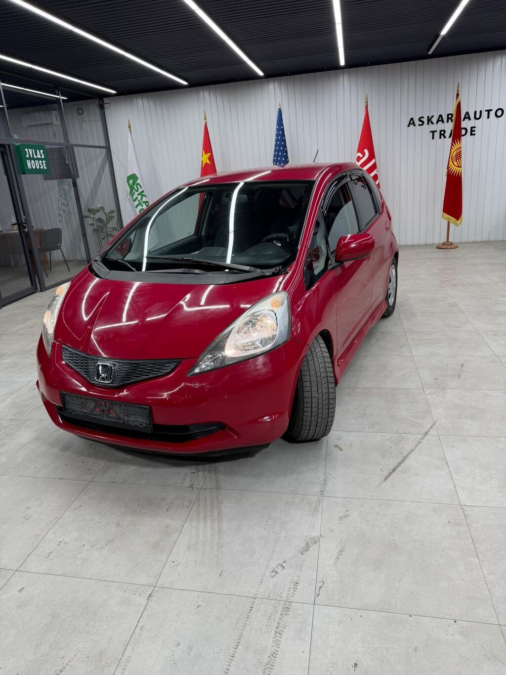Honda Fit: 2009 г., 1.5 л, Автомат, Бензин, Хэтчбэк: фото 3