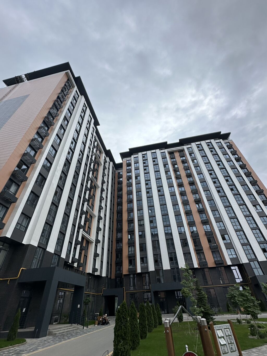 2 комнаты, 83 м², Асанбай мкр Элитка, 14 этаж, ПСО (под самоотделку): фото 1