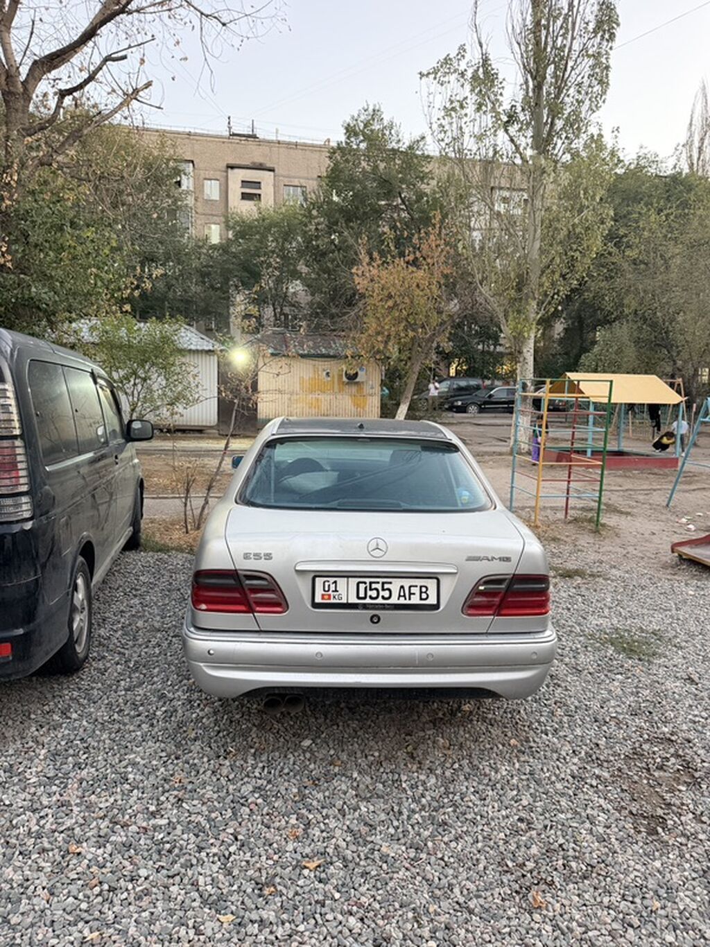 Mercedes-Benz E-Class: 1998 г., 4.3 л, Автомат, Бензин, Седан: фото 3