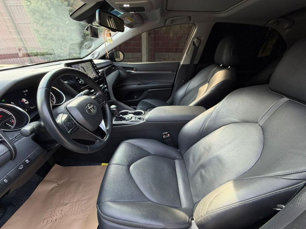 Toyota Camry: 2022 г., Автомат, Гибрид, Седан: фото 6