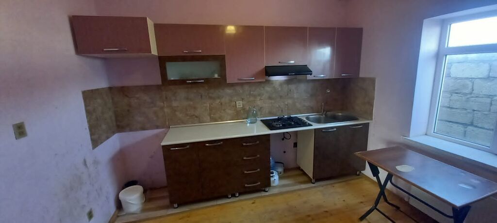 3 otaqlı, 4 kv. m