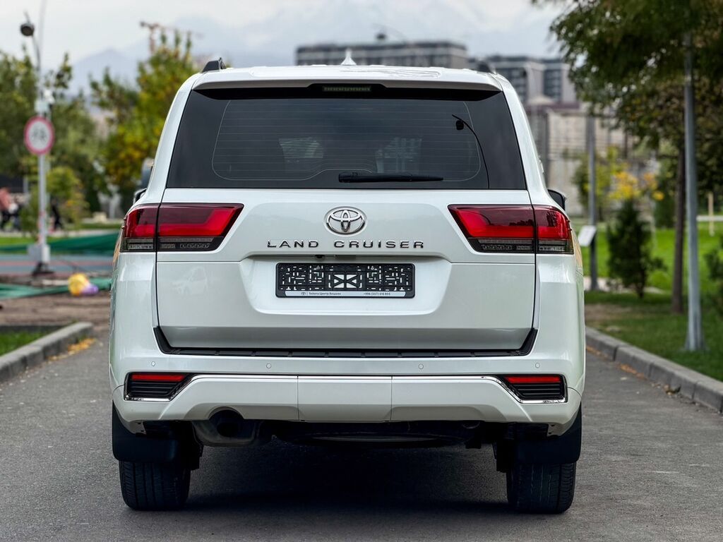 Toyota Land Cruiser: 2023 г., 3.5 л, Автомат, Бензин, Внедорожник: фото 5