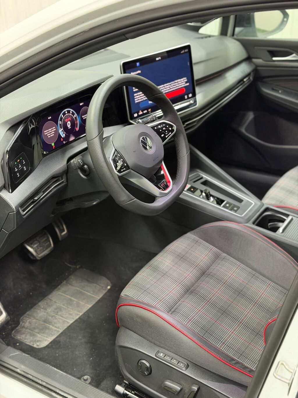 Volkswagen Golf GTI: 2024 г., 2 л, Бензин, Хэтчбэк: фото 8