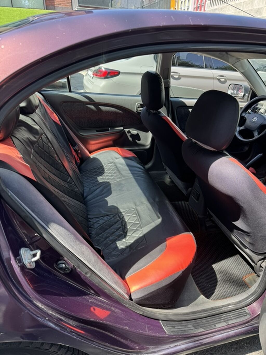 Toyota Avensis: 2000 г., 2 л, Механика, Бензин, Седан: фото 8