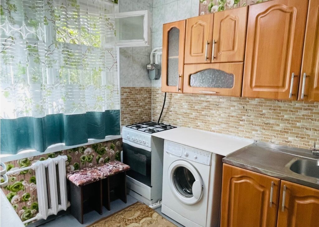 1 комната, 30 м², 11 мкр 104 серия, 1 этаж, Старый ремонт: фото 2