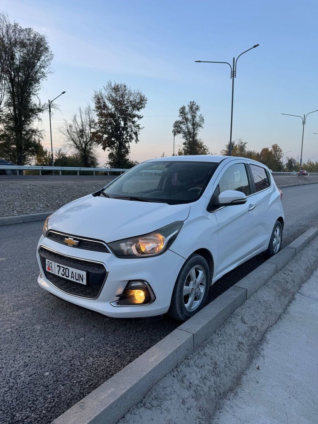 Chevrolet Spark: 2016 г., 1 л, Автомат, Бензин, Хэтчбэк: фото 4