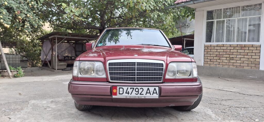 Mercedes-Benz W124: 1994 г., Механика, Седан: фото 6