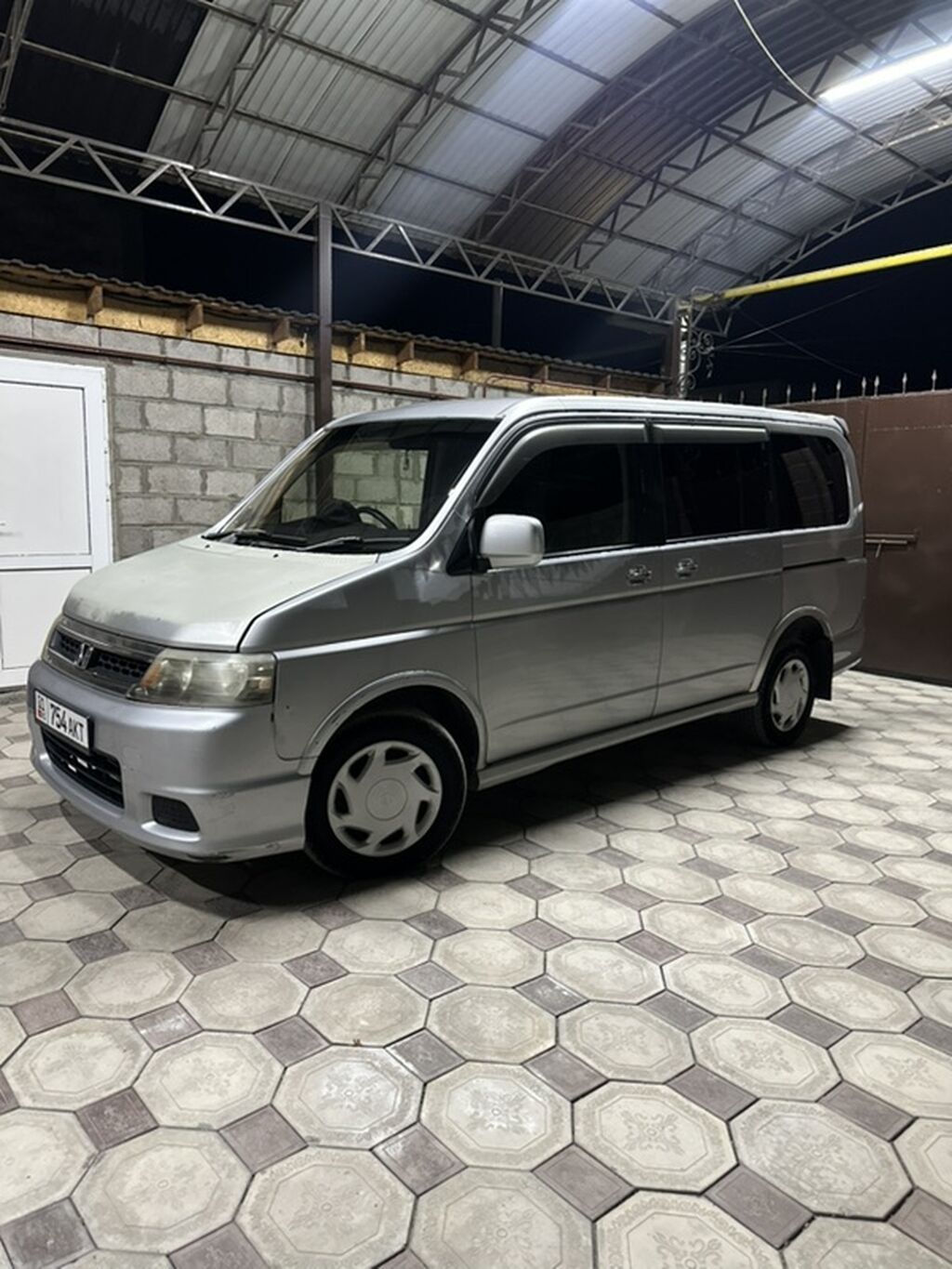 Honda Stepwgn: 2001 г., Минивэн: фото 2