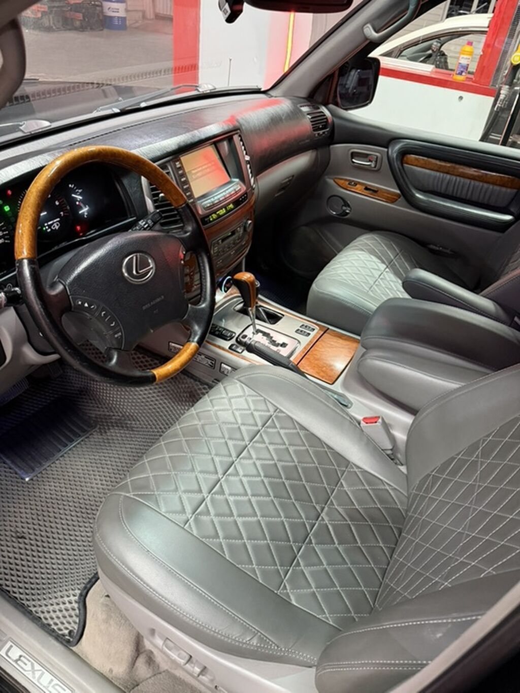 Lexus LX: 2005 г., 4.7 л, Автомат, Бензин, Внедорожник: фото 6