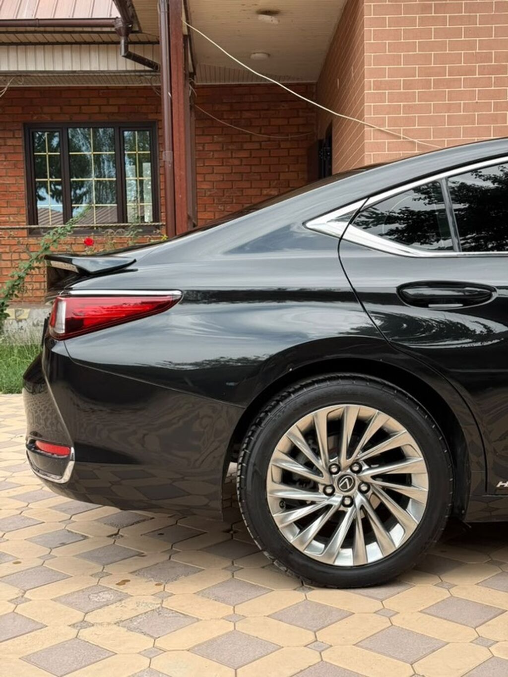 Lexus ES: 2018 г., 2.5 л, Автомат, Гибрид, Седан: фото 8