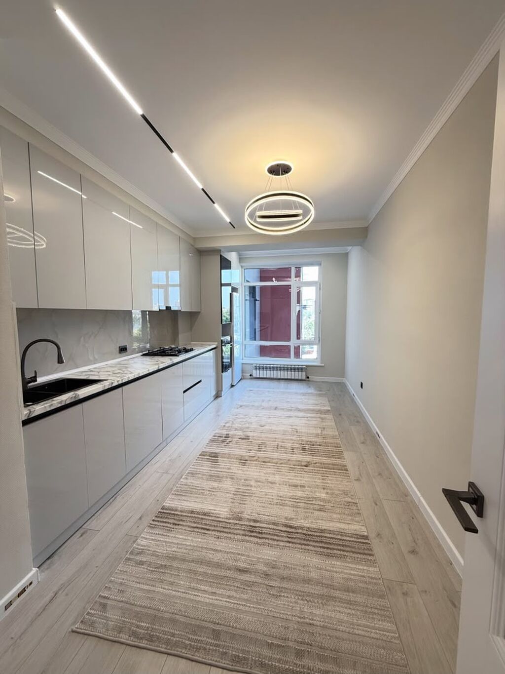 3 комнаты, 98 м², Восток-5 мкр Элитка, 4 этаж, Евроремонт: фото 1