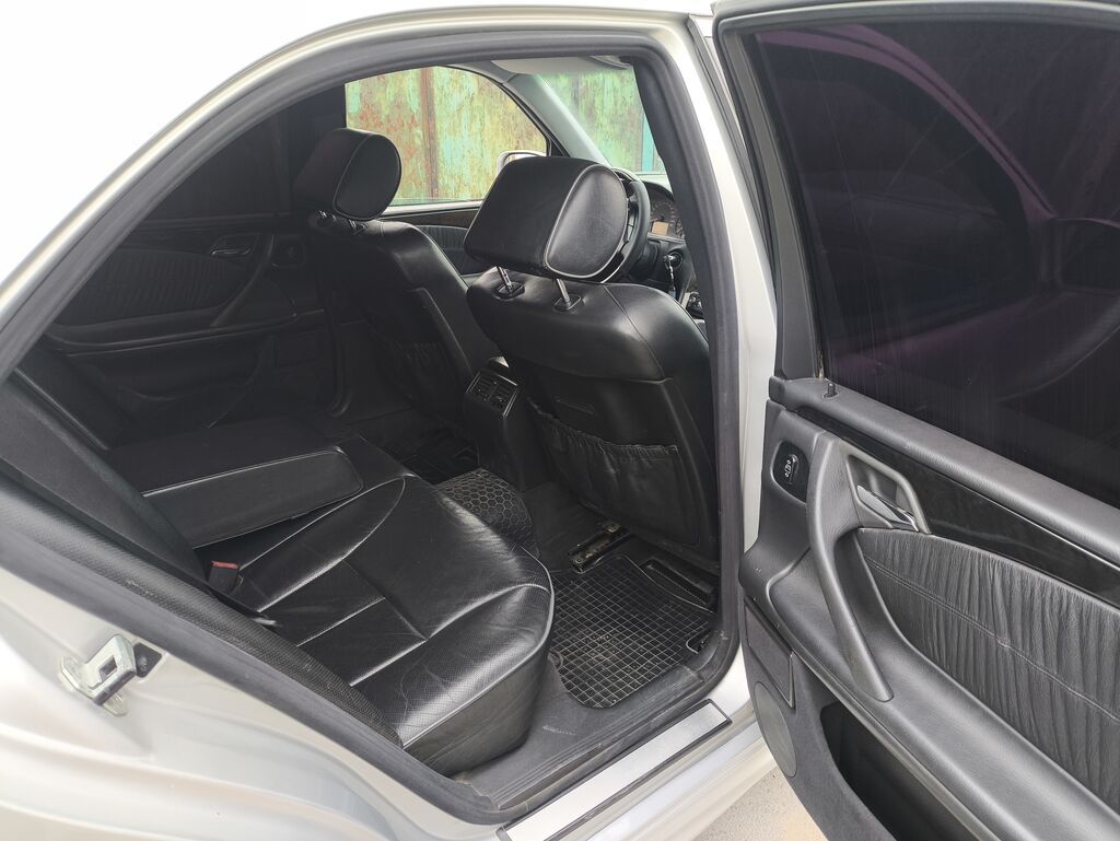 Mercedes-Benz E-Class: 2000 г., 5.5 л, Автомат, Бензин, Седан: фото 3
