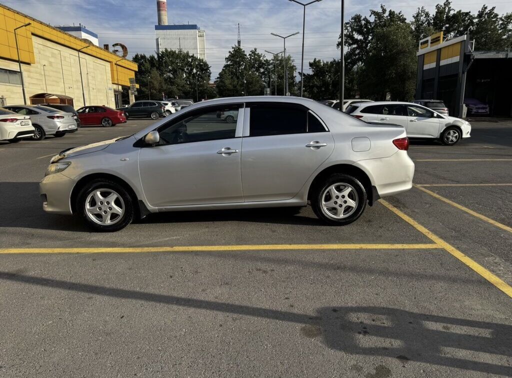 Toyota Corolla: 2008 г., 1.4 л, Механика, Бензин, Седан: фото 3