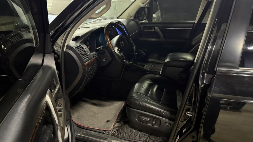 Toyota Land Cruiser: 2011 г., 4.5 л, Автомат, Дизель, Внедорожник: фото 3