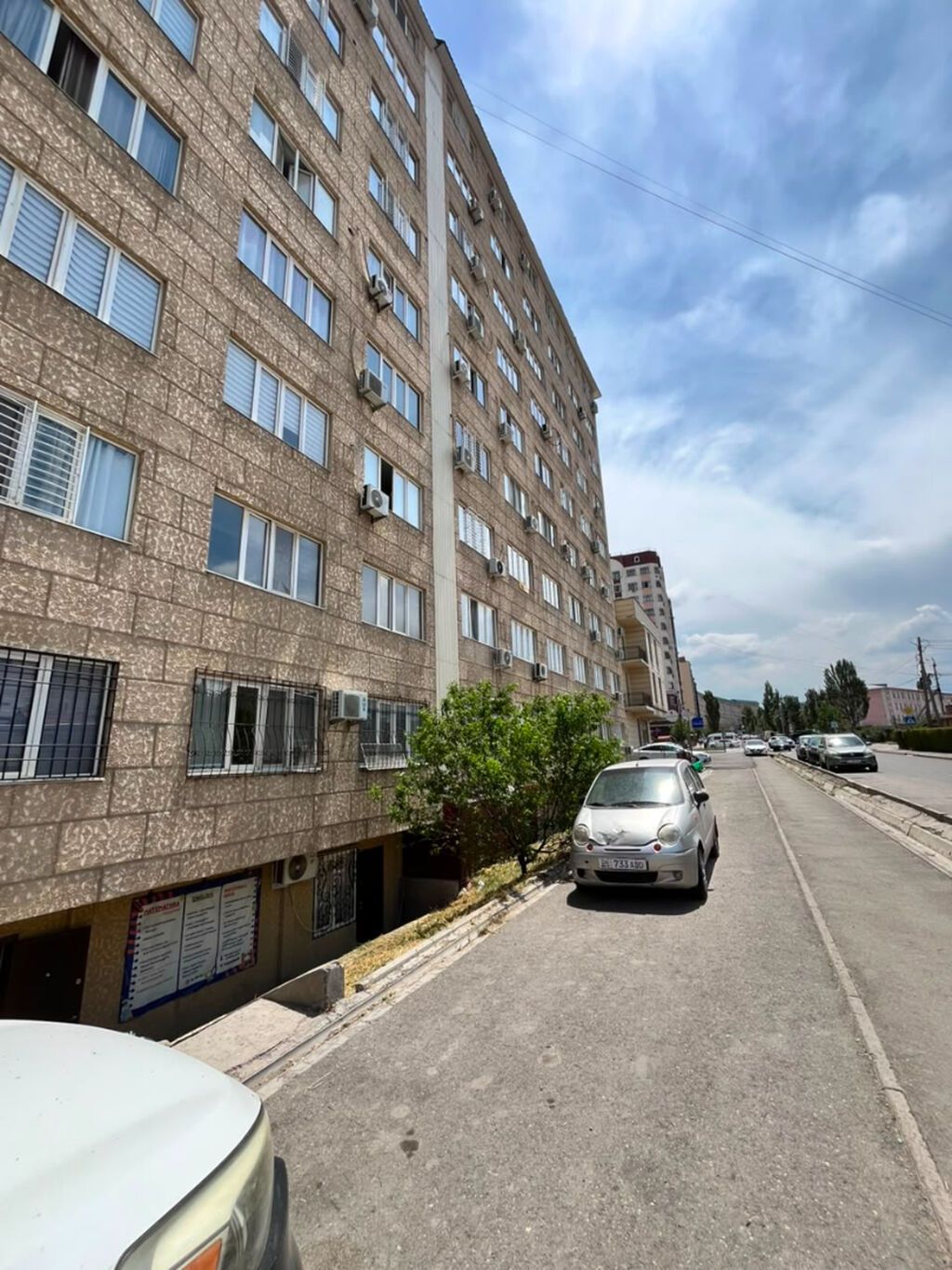 Продается ком помещение Локация: ж/м Кок-Жар Первая линия по ул