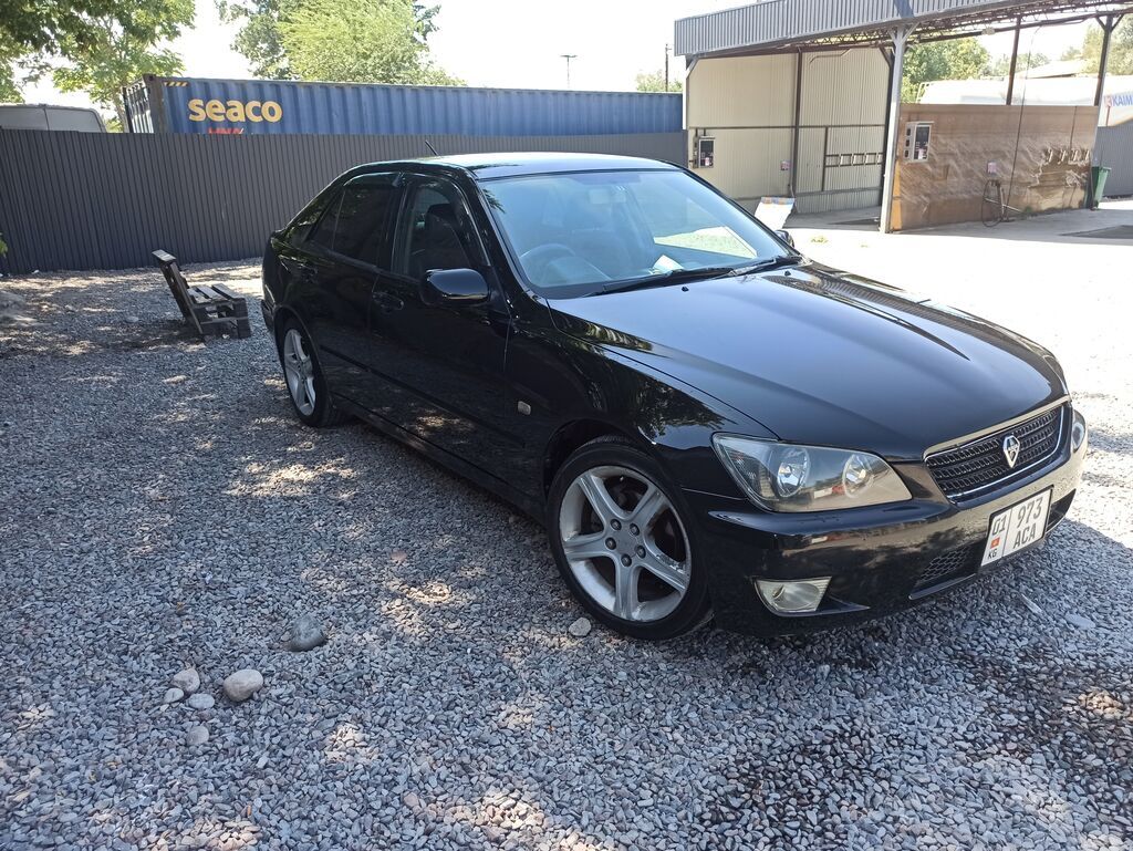 Toyota Altezza: 2003 г., 2 л, Бензин, Седан: фото 2
