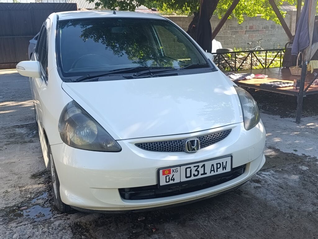 Honda Fit: 2002 г., 1.3 л, Автомат, Бензин, Хэтчбэк: фото 4