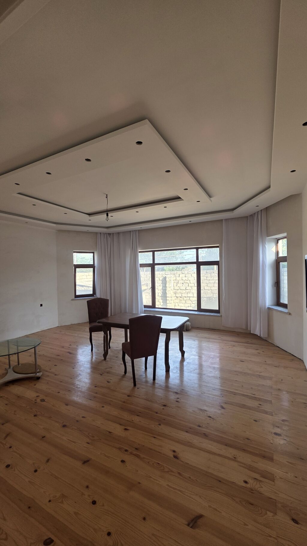 5 otaqlı, 145 kv. m, Təmirsiz