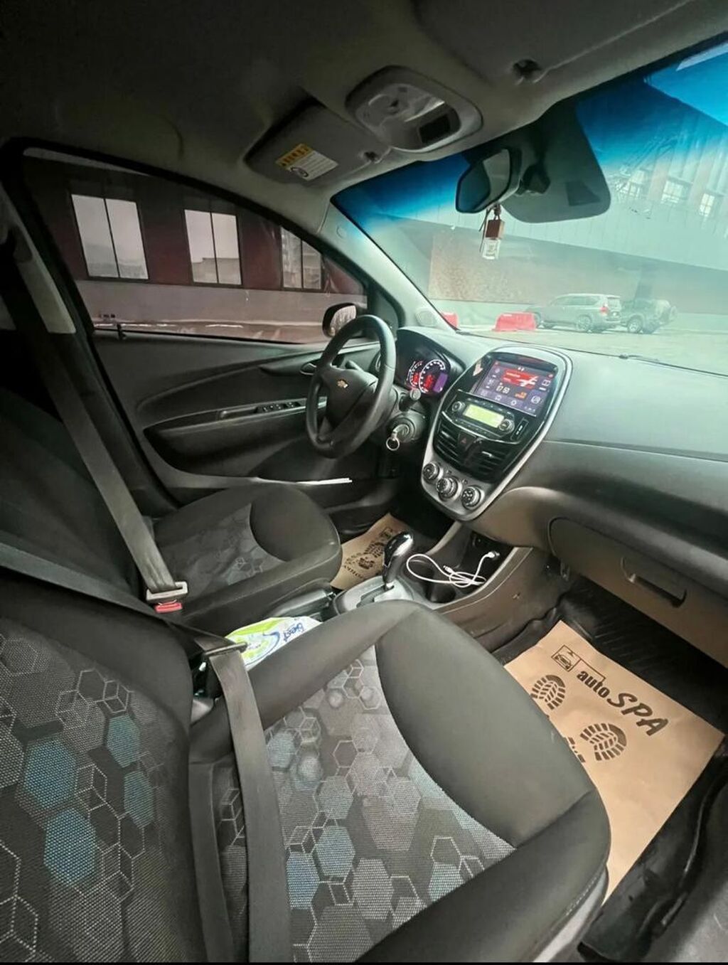 Chevrolet Spark: 2019 г., 1 л, Автомат, Бензин, Универсал — фото 3
