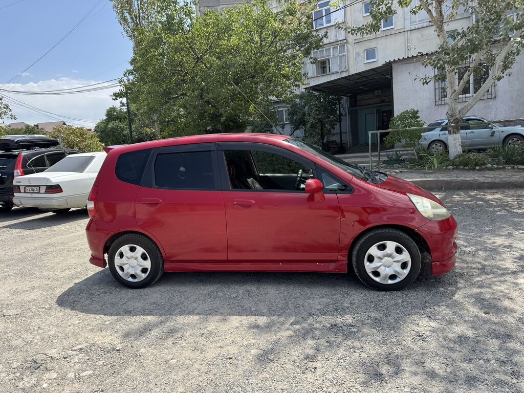 Honda Fit: 2002 г., 1.3 л, Вариатор, Бензин, Хэтчбэк: фото 2