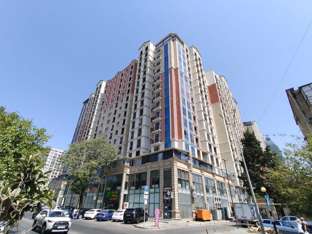 4 otaqlı, Yeni tikili, 216 kv. m