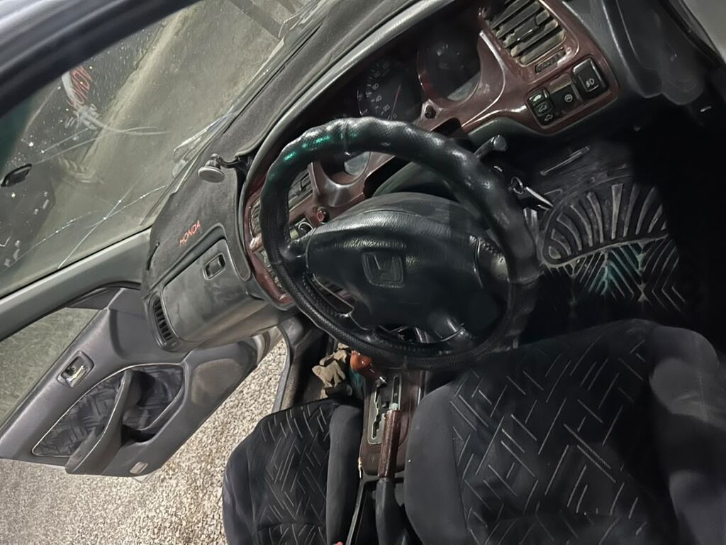 Honda Accord: 1998 г., 2 л, Автомат, Бензин, Седан: фото 3