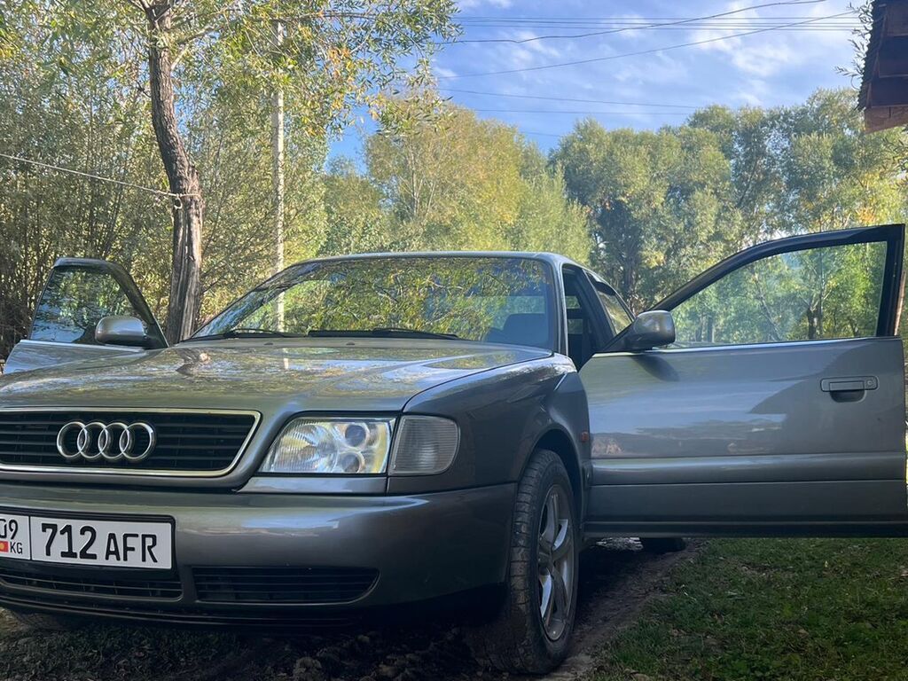 Audi A6: 1992 г., 2.6 л, Механика, Бензин, Седан: фото 1