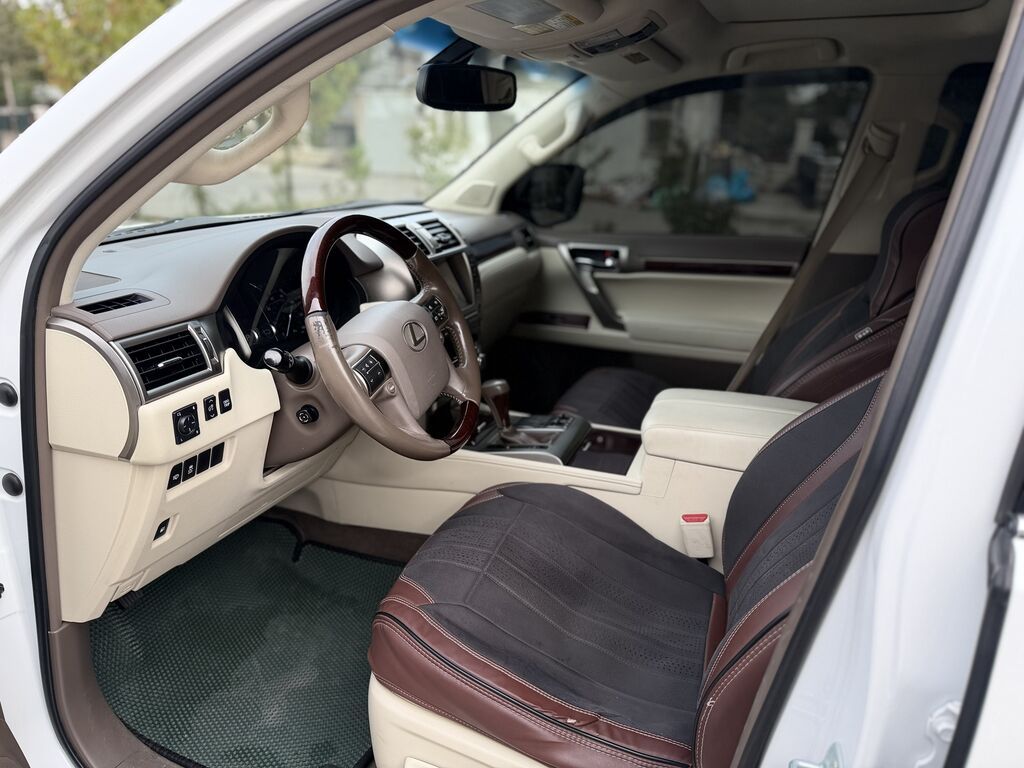 Lexus GX: 2018 г., 4.6 л, Автомат, Бензин, Внедорожник: фото 8