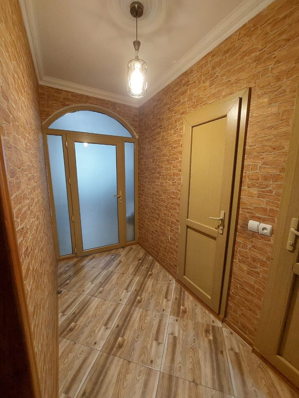 Bakı, Bakıxanov qəs., 4 otaqlı, Köhnə tikili, m. Neftçilər, 100 kv. m