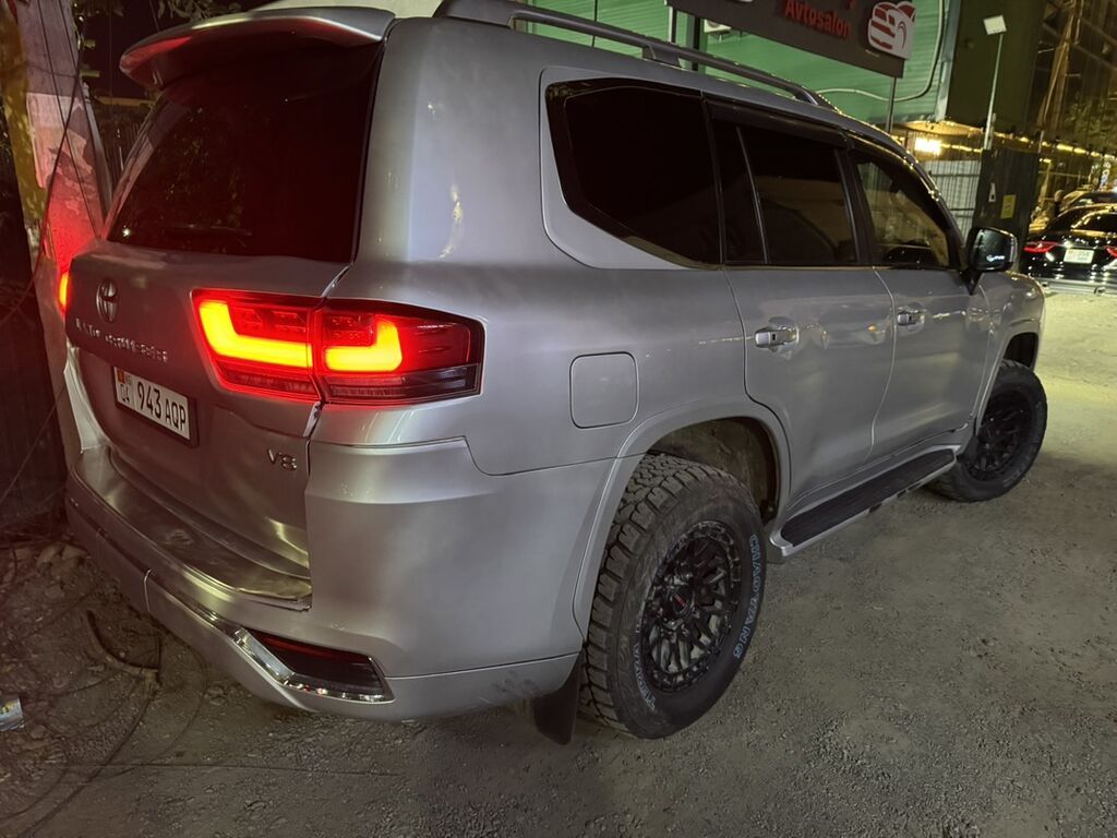 Toyota Land Cruiser: 2013 г., 4.6 л, Автомат, Бензин, Внедорожник: фото 2
