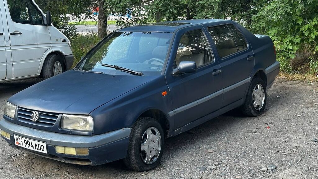 Volkswagen Vento: 1993 г., 1.8 л, Механика, Бензин, Седан: фото 7