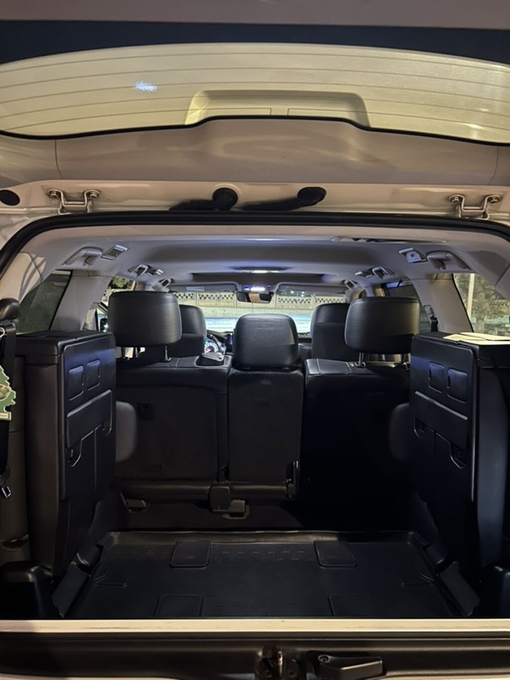 Lexus LX: 2017 г., 5.7 л, Внедорожник: фото 8