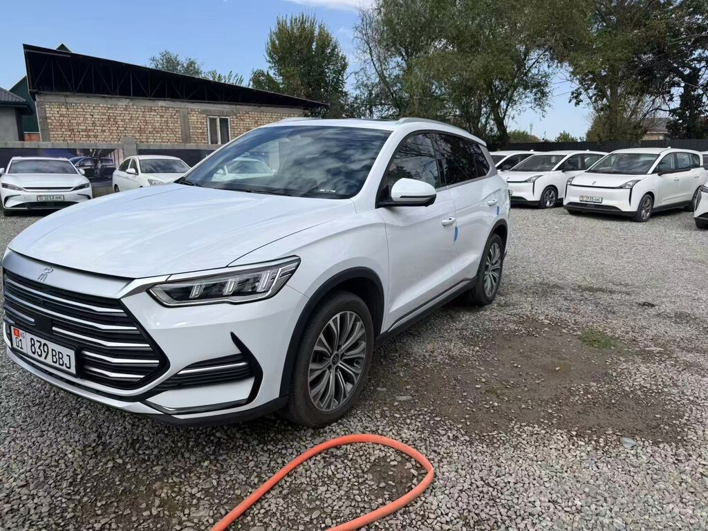 BYD Song Plus: 2023 г., 1.5 л, Автомат, Гибрид, Кроссовер: фото 2