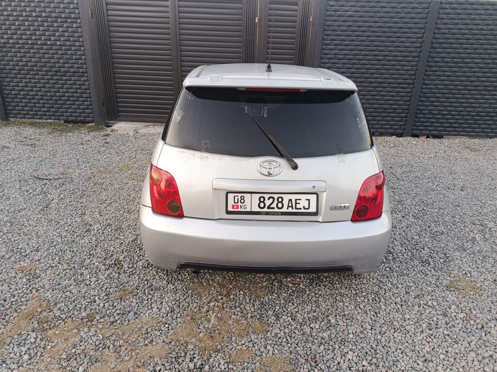 Toyota Ist: 2003 г., 1.5 л, Автомат, Бензин, Хэтчбэк: фото 6